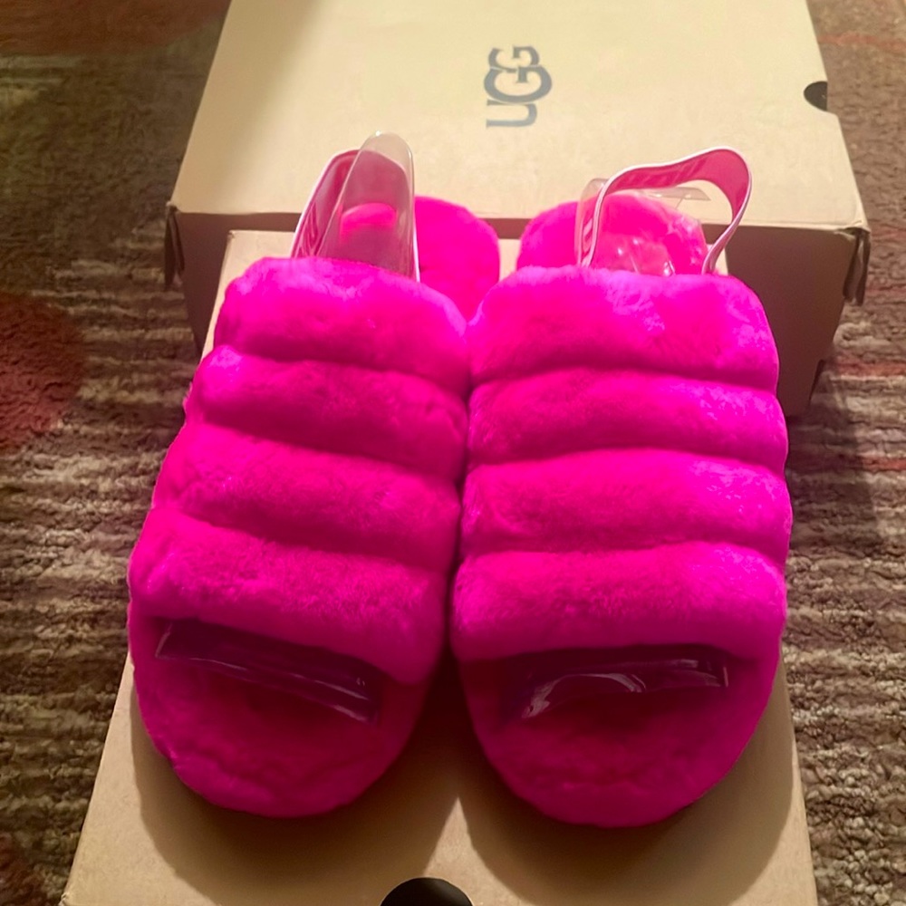 Pink size 8 Ugg slide - Picture 1 of 3